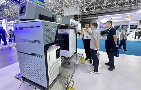 图片包含 室内, 男人, 站, 女人

AI 生成的内容可能不正确。